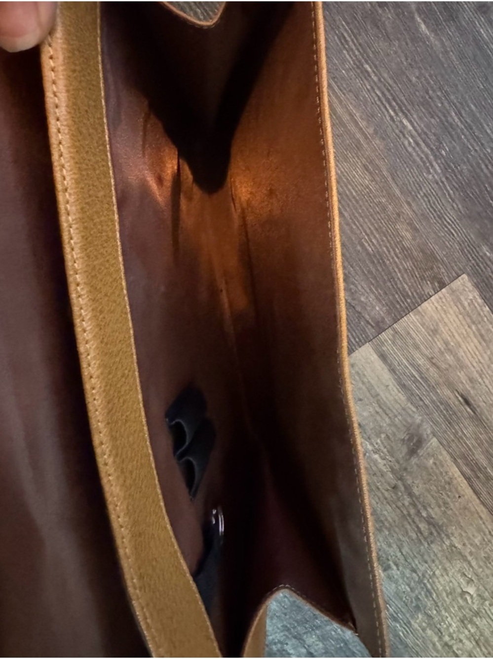 Wilson’s Leather Tan Briefcase Messenger Bag Laptop Crossbody Work Bag EUC - Picture 6 of 6